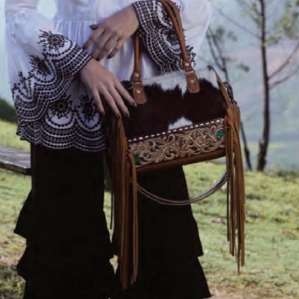 Myra Ailee Concealed Bag - Picture 2 of 10